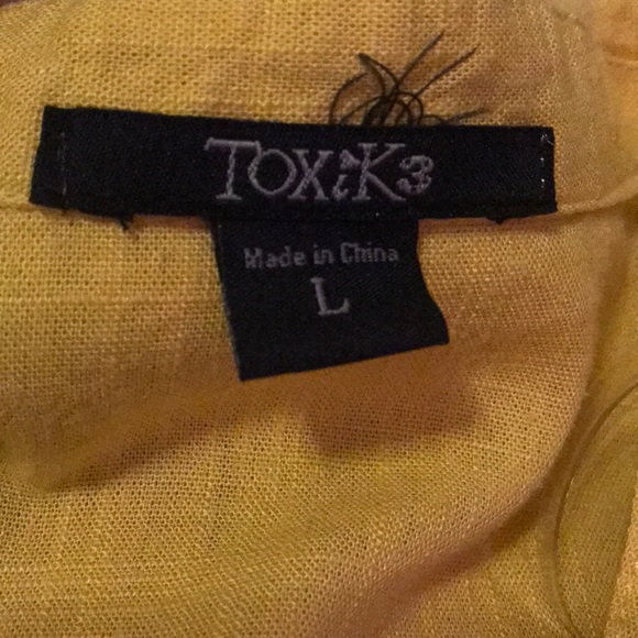 Tox:k3 Yellow crop top with buttons & knot L - Picture 2 of 3
